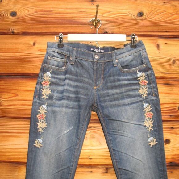 NWT Driftwood Embroidered Dark Denim Skinny Jeans - Picture 3 of 9